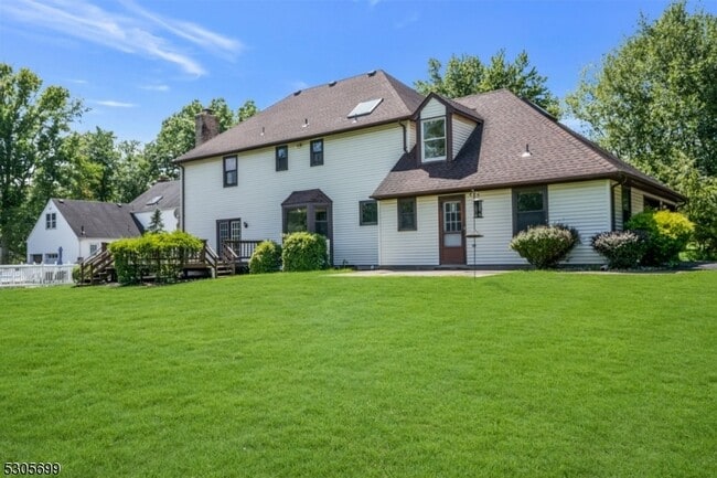 Building Photo - 34 Willow Brook Ln