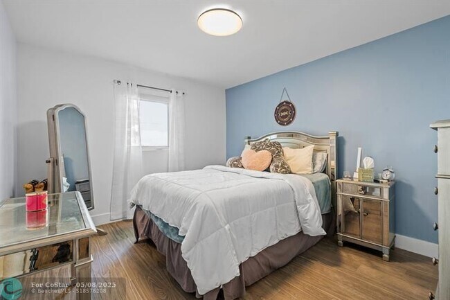 Building Photo - 8609 SW 68th Ct