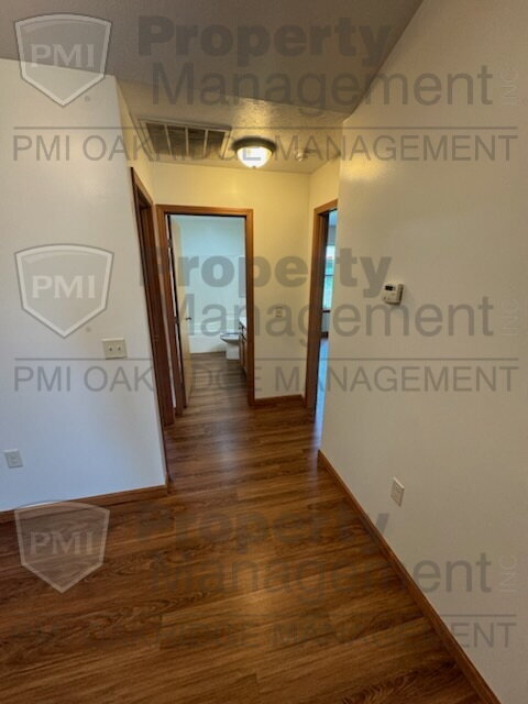 Building Photo - Country 3 Bedroom Apartment with 2 Car Garage