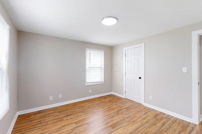 Building Photo - Renovated 2BR Home + Bonus Room