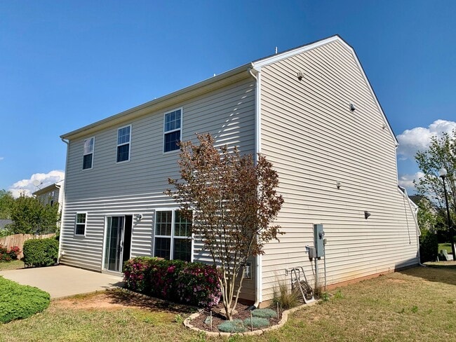 Building Photo - 4 Bed / 2.5 Bath Home in Holly Springs