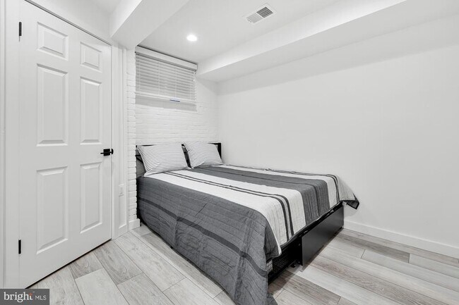 Building Photo - 1821 19th St NW