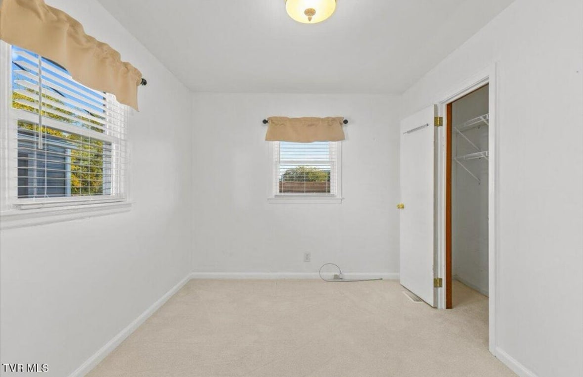 Building Photo - 707 Lincoln Ave