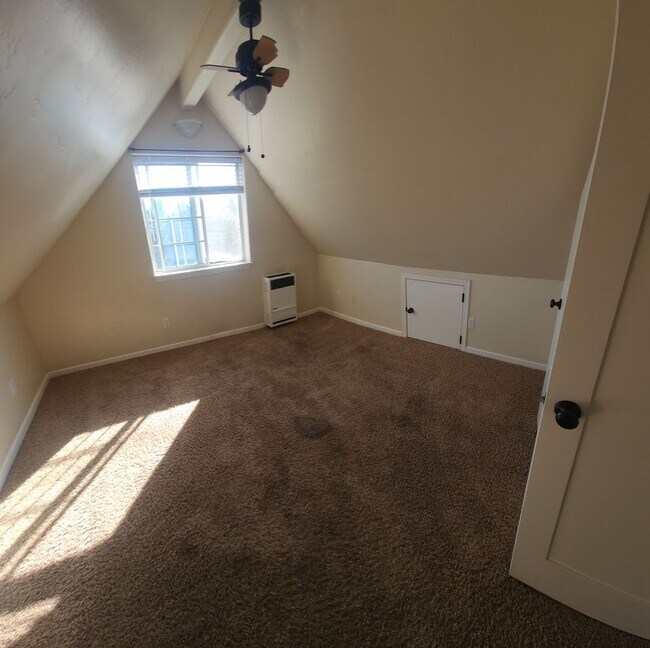 Building Photo - 1822-1828 Fixlini Street***