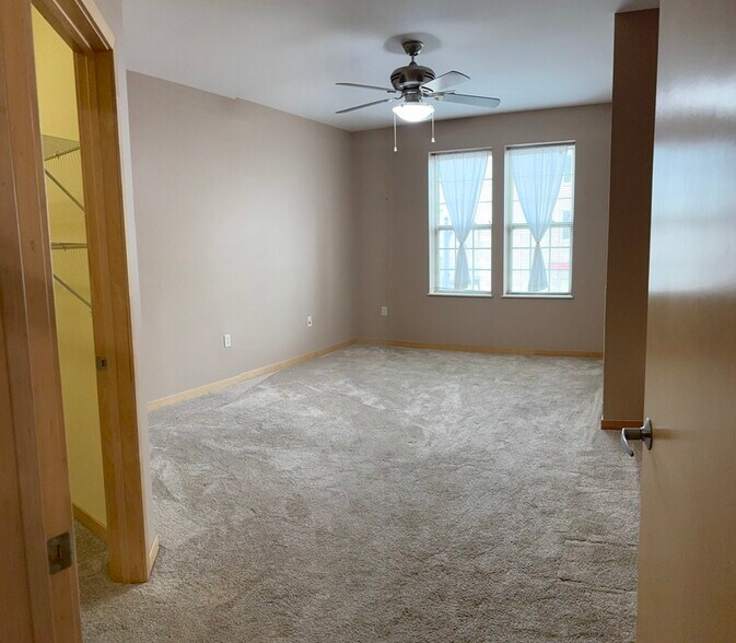 Bedroom - 201 E Lane St