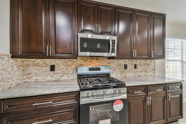 Building Photo - 7718 Shavano Ln