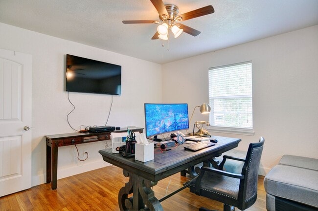 Building Photo - 5421 Fursman Ave