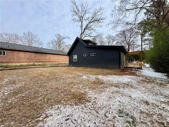 Building Photo - 313 N Moore St