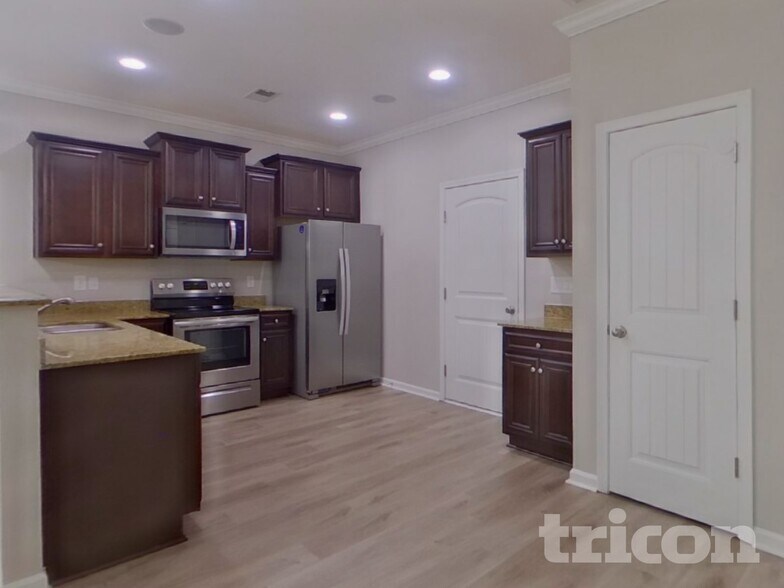 Building Photo - 653 Dawsons Park Wy