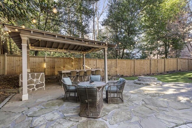 Building Photo - 97 Huntington Rd NE