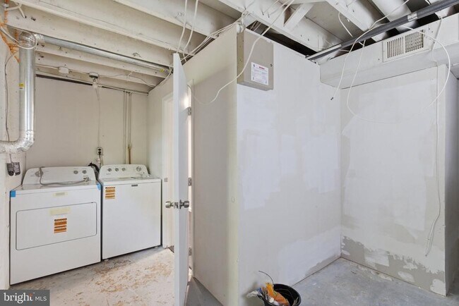 Building Photo - 12908 Glynis Rd