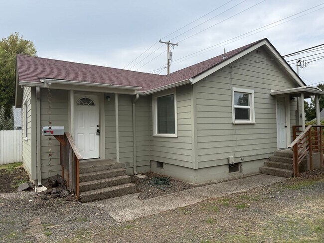 Building Photo - 1232 D St