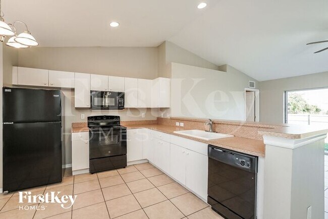 Building Photo - 4206 25th St SW