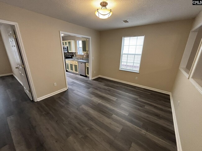 Building Photo - 107 Chapelwood Dr