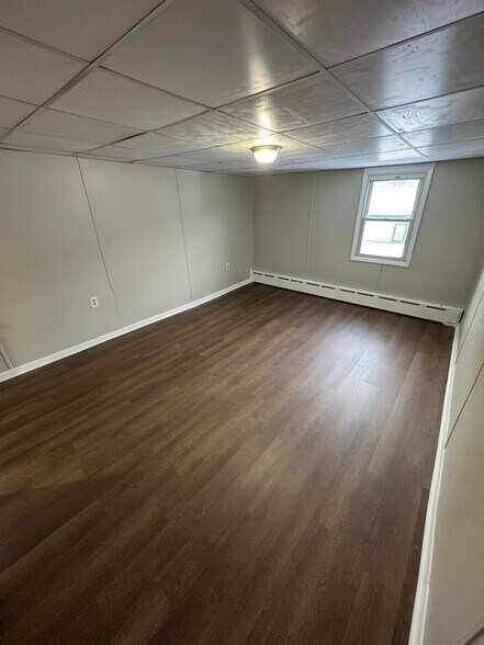 Building Photo - 206 Coal St