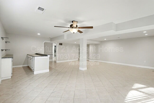 Building Photo - 3107 Valley Ln