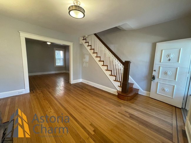 Building Photo - 2 Bedroom + Den with Finished Basement & Fenced Yard