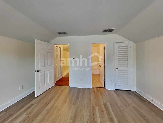 Building Photo - 2525 Stapleford Ln