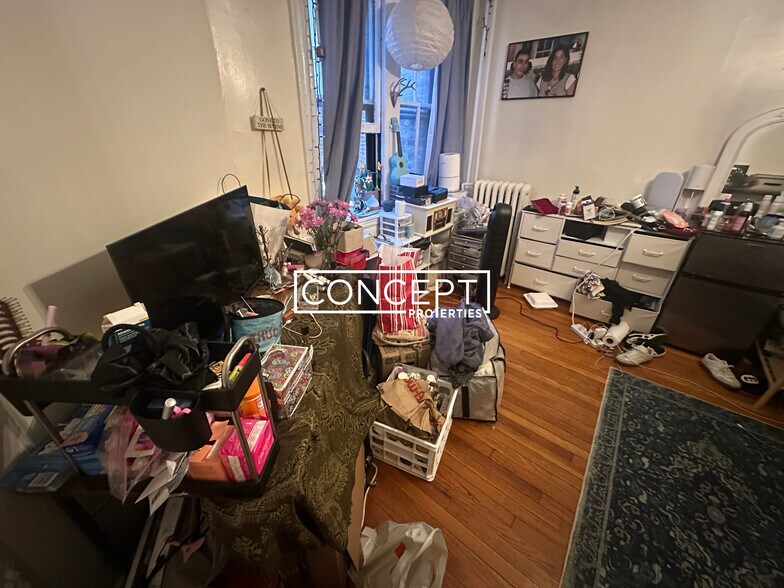 Building Photo - 72 Revere St