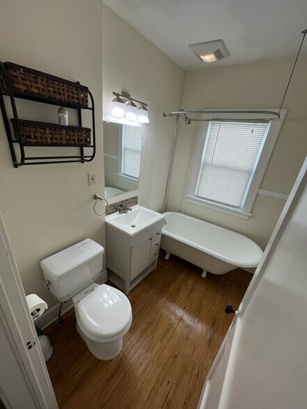 Building Photo - 2056 Bunts Rd