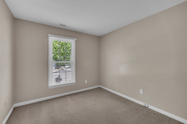 Building Photo - 106 London Plain Ct