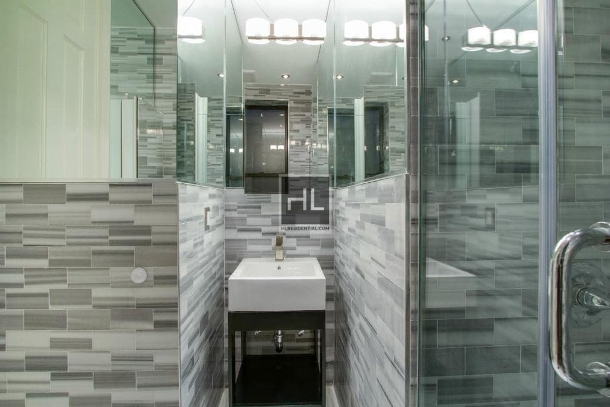 Building Photo - W 103RD ST.