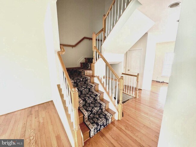 Building Photo - 3381 Beechcliff Dr