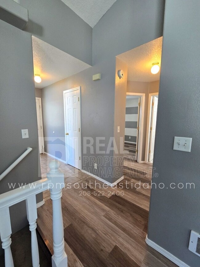Building Photo - Spacious & Updated 4 Bedroom, 3 Bathroom Twin Home in Ammon (Idaho Falls) for Rent by Real Proper...