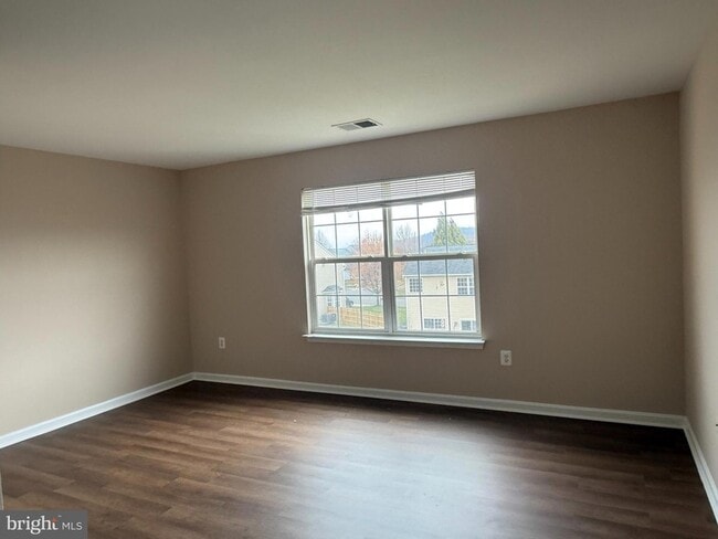 Building Photo - 2165 Cottonwood Ln