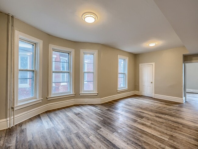 Building Photo - 1528 Green St