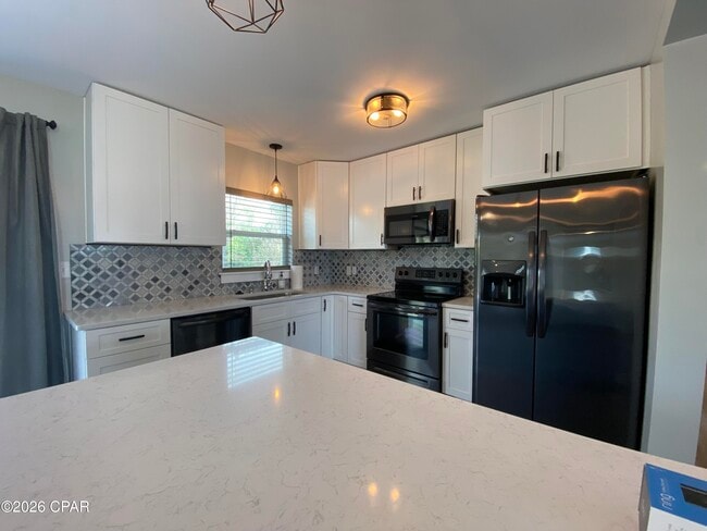 Building Photo - 1606 Clay Ave