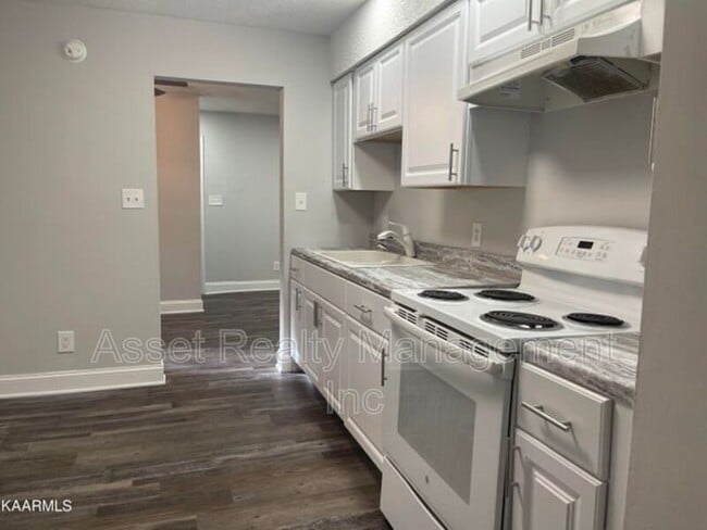Building Photo - 4119 Porter Ave