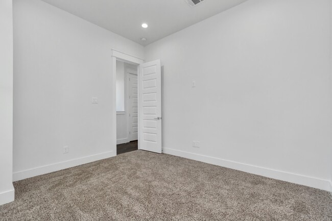 Building Photo - 4715 Independence Hts Ln