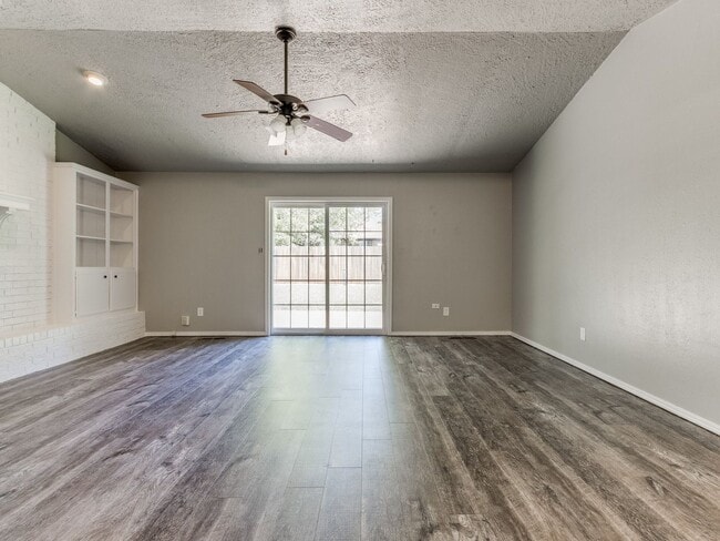 Building Photo - Recently Remodeled home in Norman