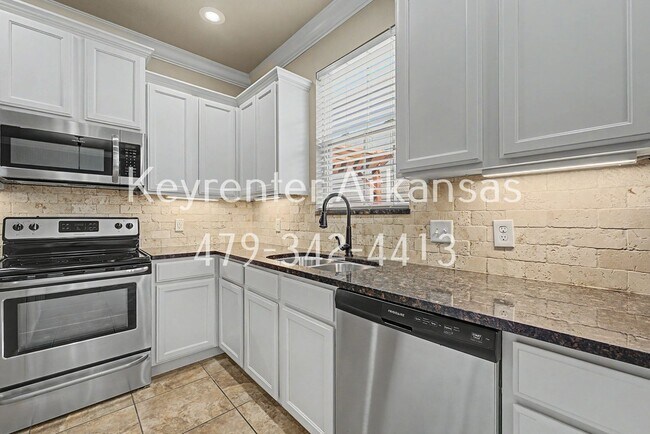 Building Photo - 592 N Longfellow Ln