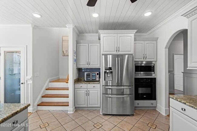 Building Photo - 112 Cherry Grove Dr