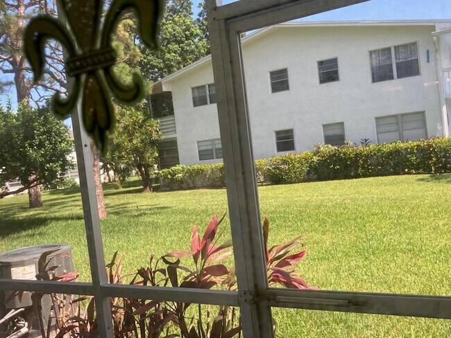 Building Photo - 283 Durham E