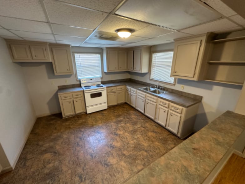 Building Photo - 1644 FM 1696