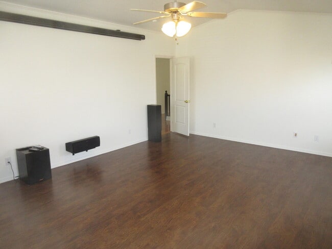 Building Photo - 7320 Desert Eagle Rd NE