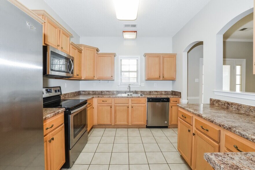 Building Photo - 120 Penny Ln