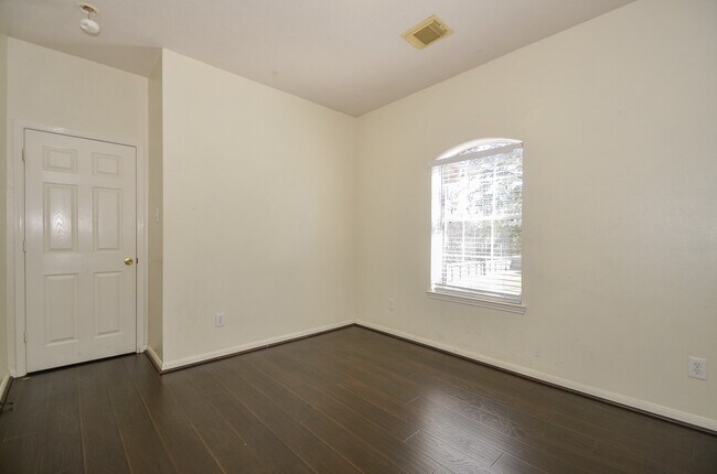 Building Photo - 15002 Turphin Way