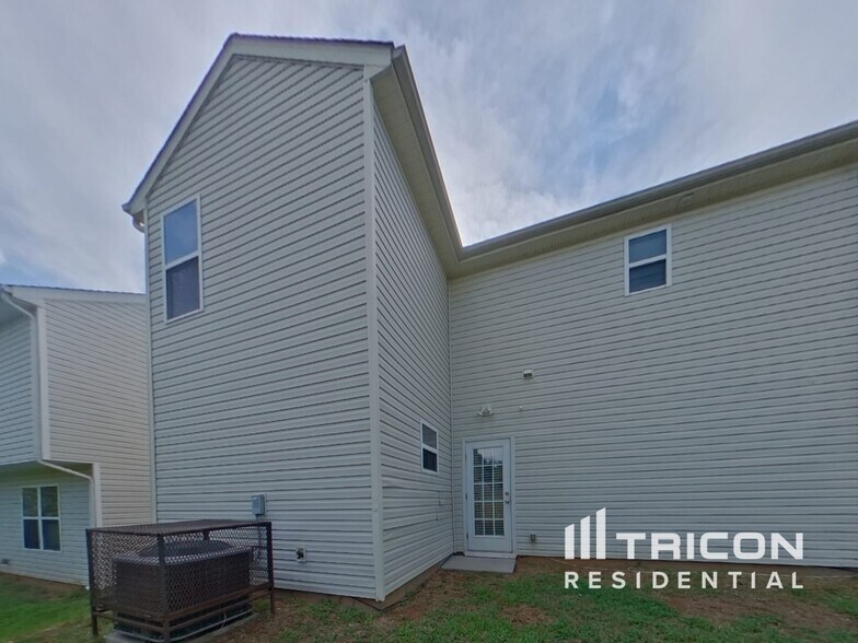 Building Photo - 4717 Brewer Dr