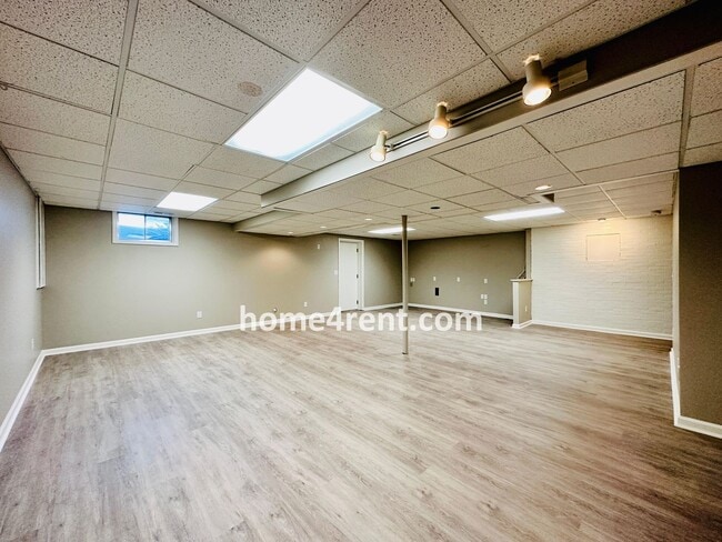 Building Photo - Wonderful Belton Home w/ Wood Floors, Fini...