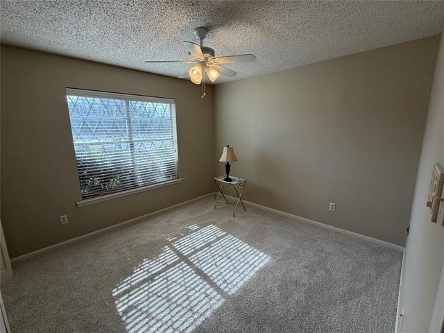 Building Photo - 821 E Hwy 199