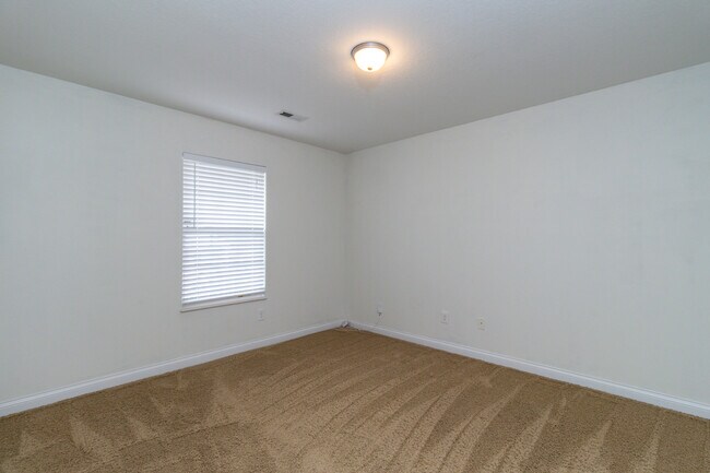 Building Photo - 624 Drakewood Rd