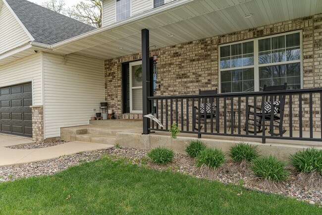 Building Photo - Spacious Home With Finished Basement And 3 Car Garage