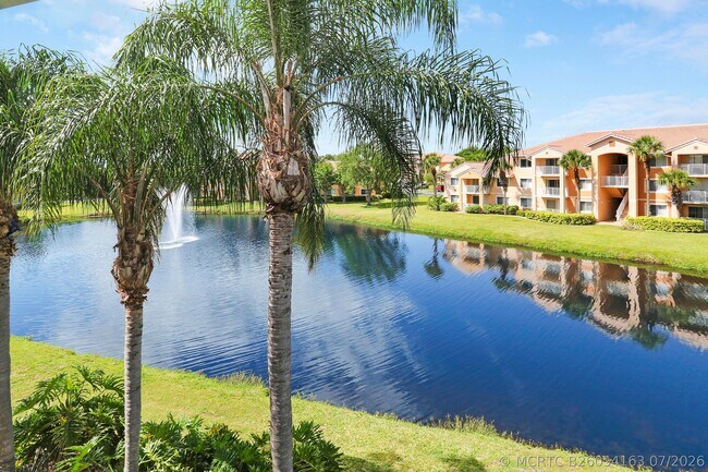 Building Photo - 121 SW Palm Dr