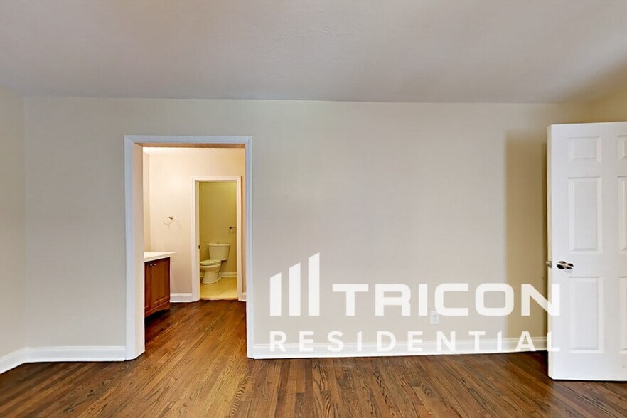 Building Photo - 11810 Lansbury Ct