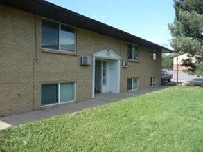 Building Photo - 2 bedroom 1 bath | Near downtown Golden | Lots of natural light |