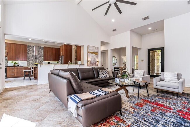 Building Photo - 37 Autumn Oaks Dr